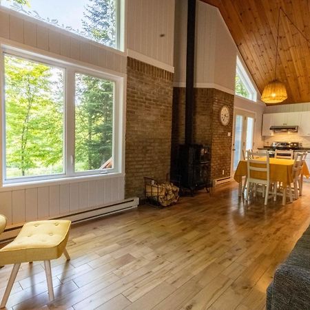 Les Chalets Tourisma - Chalet Dans Les Bois Avec Lac Prive - Le Colibri Saint-Raymond Ngoại thất bức ảnh