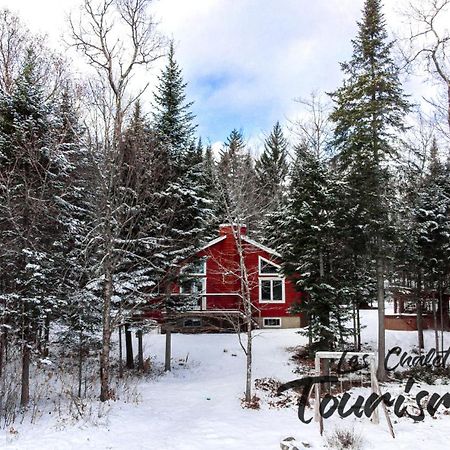 Les Chalets Tourisma - Chalet Dans Les Bois Avec Lac Prive - Le Colibri Saint-Raymond Ngoại thất bức ảnh