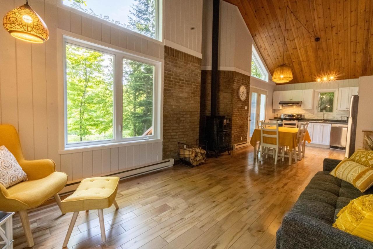 Les Chalets Tourisma - Chalet Dans Les Bois Avec Lac Prive - Le Colibri Saint-Raymond Ngoại thất bức ảnh