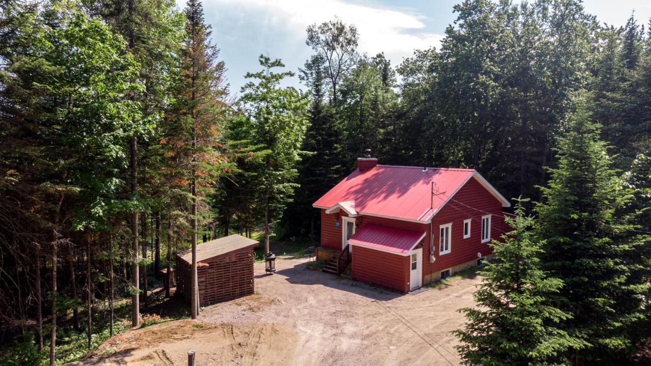Les Chalets Tourisma - Chalet Dans Les Bois Avec Lac Prive - Le Colibri Saint-Raymond Ngoại thất bức ảnh